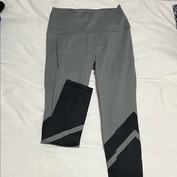aerie Pants - Aerie Gray and Black Leggings